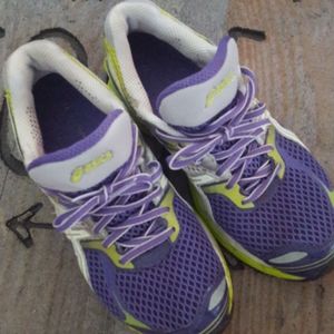 Woman's Aasics running shoe